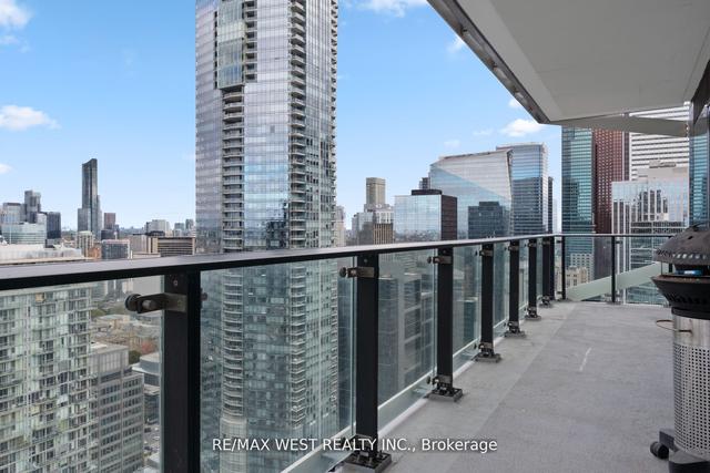 3702 - 224 King St W, Condo with 3 bedrooms, 2 bathrooms and 1 parking in Toronto ON | Image 4
