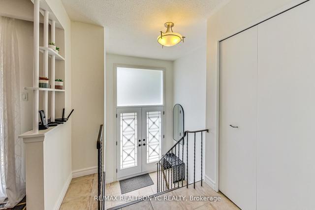 104 Mentor Blvd, House semidetached with 3 bedrooms, 2 bathrooms and 3 parking in Toronto ON | Image 34