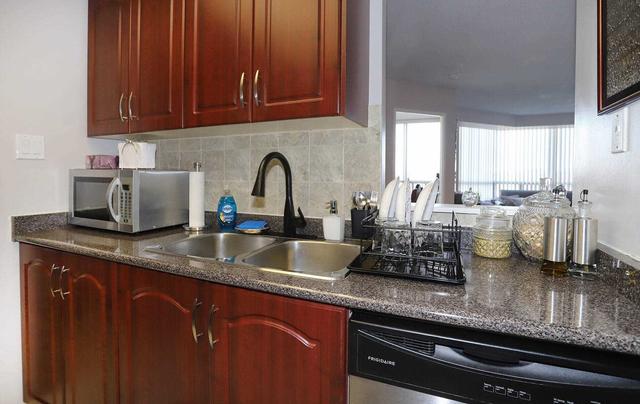 887 - 1 Greystone Walk Dr, Condo with 2 bedrooms, 2 bathrooms and 1 parking in Scarborough ON | Image 11