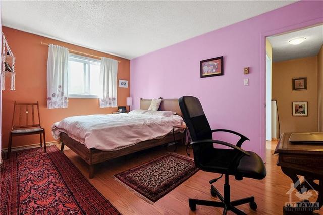 H - 20 Hart Ave, House attached with 2 bedrooms, 2 bathrooms and 1 parking in Ottawa ON | Image 18
