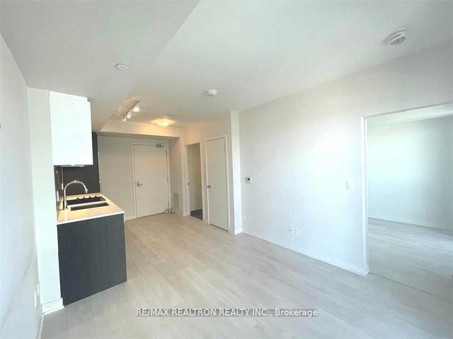 2704 - 2 Sonic Way, Condo with 1 bedrooms, 1 bathrooms and 1 parking in North York ON | Image 19