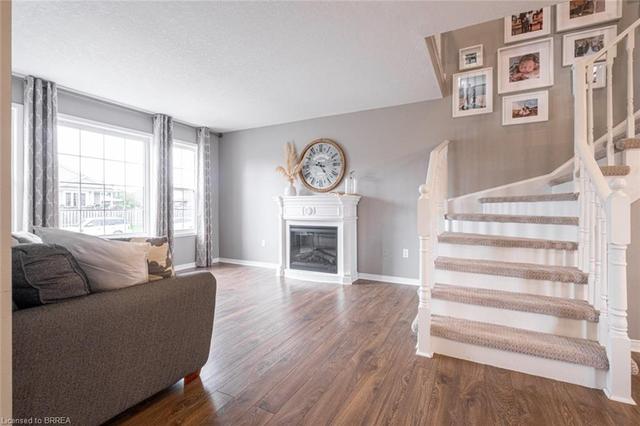 9 Hodge Lane, House detached with 4 bedrooms, 2 bathrooms and 3 parking in Brantford ON | Image 11