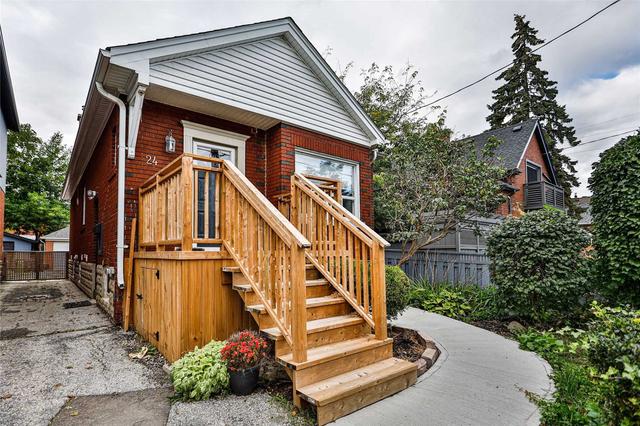 MAIN - 24 3 Rd St, House detached with 2 bedrooms, 1 bathrooms and 3 parking in Etobicoke ON | Image 19