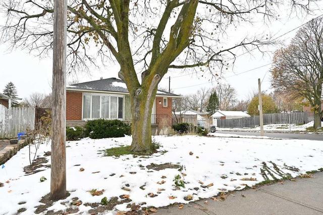 100 West 3rd St, House detached with 5 bedrooms, 2 bathrooms and 3 parking in Hamilton ON | Image 20