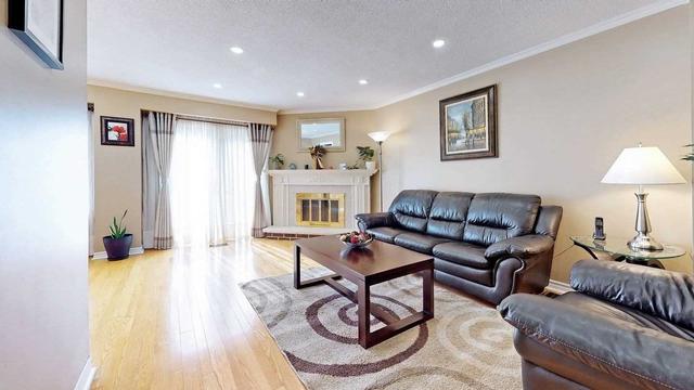 884 Thistle Down Cir, House detached with 3 bedrooms, 3 bathrooms and 5 parking in Mississauga ON | Image 33