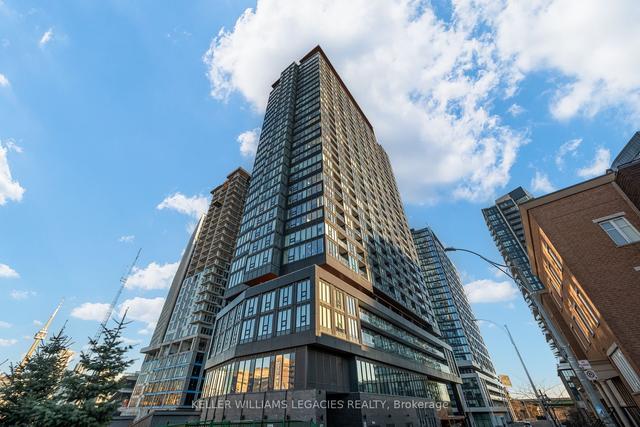 PH21 - 19 Western Battery Rd, Condo with 1 bedrooms, 2 bathrooms and 0 parking in Toronto ON | Image 1