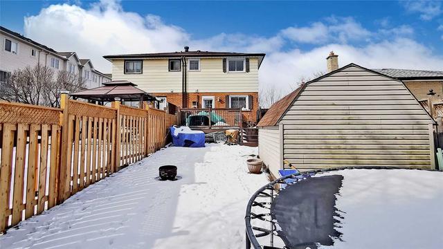 909 Sylvia St, House semidetached with 3 bedrooms, 2 bathrooms and 3 parking in Oshawa ON | Image 14