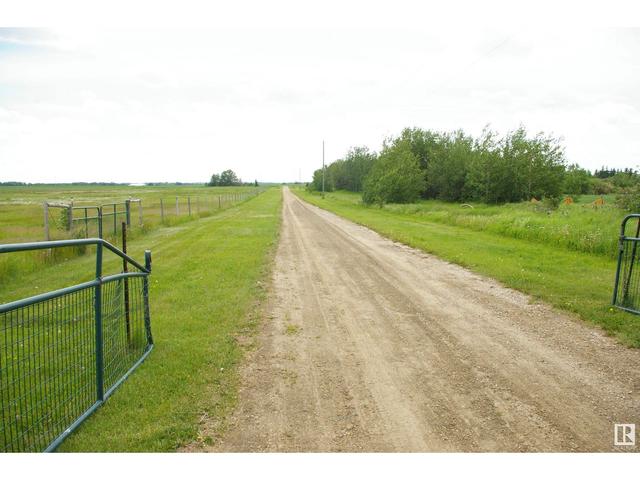 26116 Township Road 552, House detached with 4 bedrooms, 3 bathrooms and null parking in Sturgeon County AB | Image 58