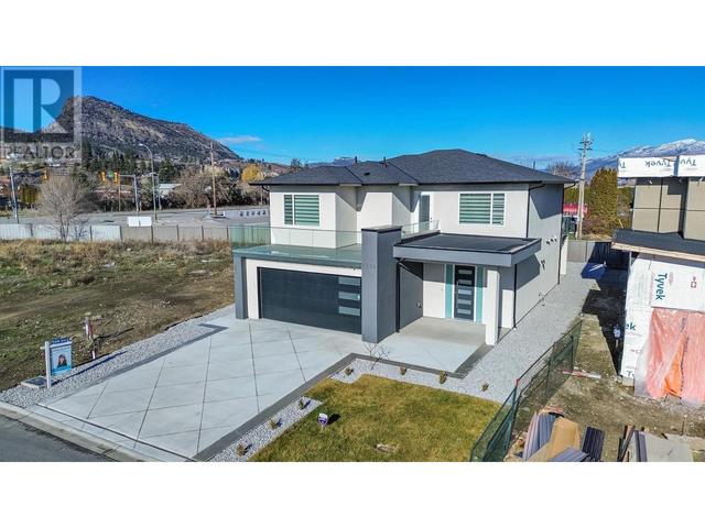 1724 Treffry Pl, House detached with 6 bedrooms, 4 bathrooms and 4 parking in Summerland BC | Image 1