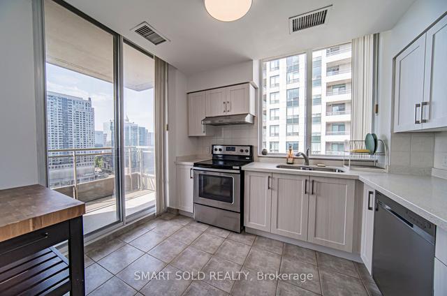 PH210 - 256 Doris Ave, Condo with 3 bedrooms, 2 bathrooms and 1 parking in Toronto ON | Image 2