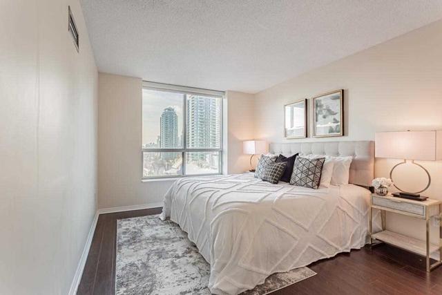 909 - 29 Pemberton Ave, Condo with 2 bedrooms, 2 bathrooms and 1 parking in North York ON | Image 3