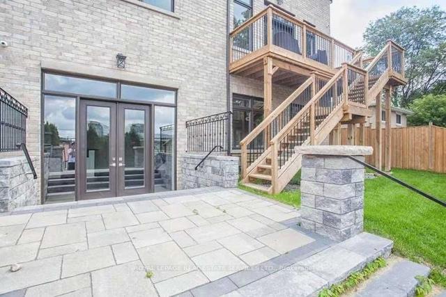 26 Rochelle Cres, House detached with 4 bedrooms, 5 bathrooms and 4 parking in North York ON | Image 13