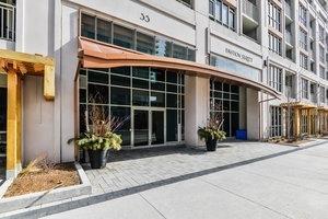 909 - 35 Bastion St, Condo with 2 bedrooms, 2 bathrooms and 1 parking in Toronto ON | Image 2