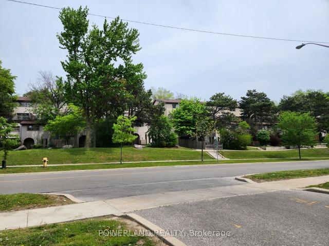 PH204 - 18 Valley Woods Rd, Condo with 3 bedrooms, 2 bathrooms and 1 parking in North York ON | Image 20