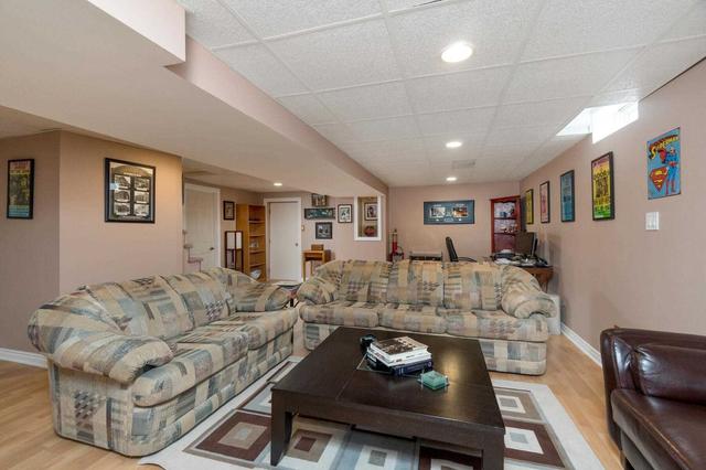 9 Iris Cres, House detached with 4 bedrooms, 3 bathrooms and 6 parking in Brampton ON | Image 28