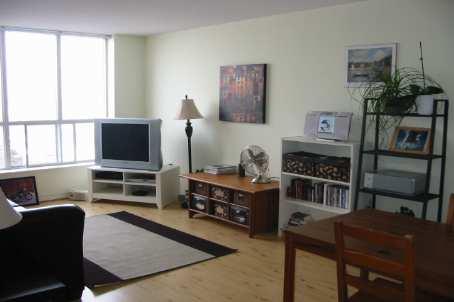 909 - 21 Overlea Blvd, Condo with 1 bedrooms, 1 bathrooms and 1 parking in Toronto ON | Image 2