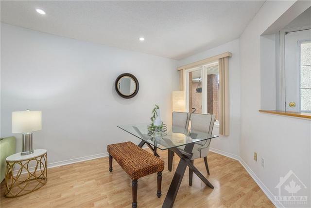 122 Montana Way N, Townhouse with 3 bedrooms, 3 bathrooms and 3 parking in Ottawa ON | Image 8