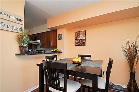PH205 - 5 Emerald Lane, Condo with 2 bedrooms, 1 bathrooms and 1 parking in Thornhill ON | Image 4