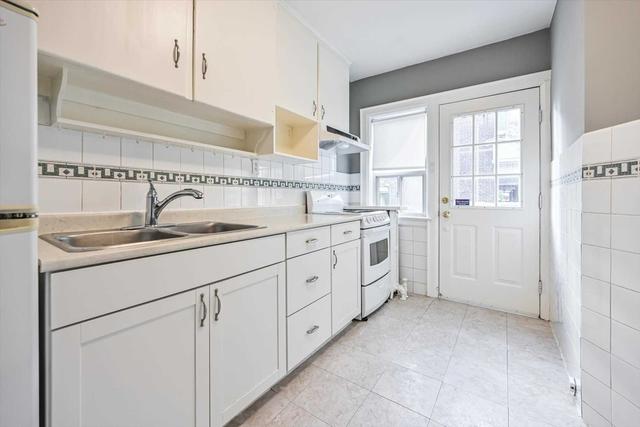 MAIN - 395 Annette St, House detached with 1 bedrooms, 1 bathrooms and 0 parking in Toronto ON | Image 6