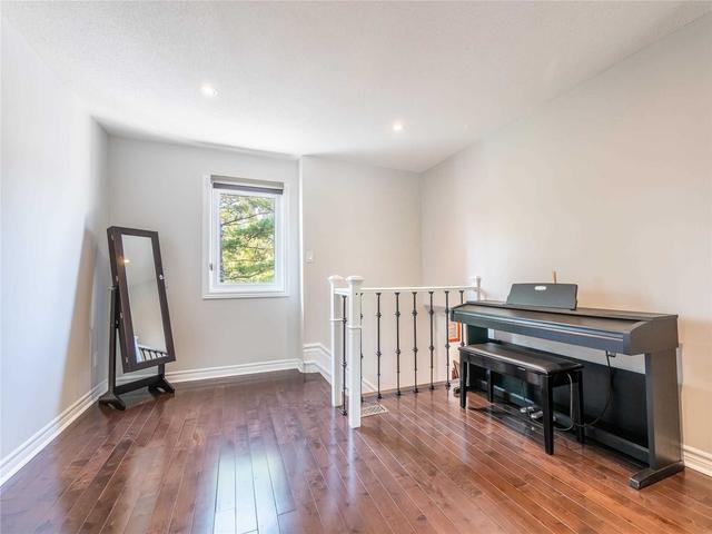 MAIN - 202 Renforth Dr, House detached with 3 bedrooms, 2 bathrooms and 2 parking in Etobicoke ON | Image 14