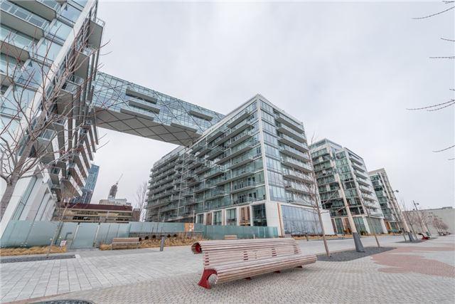 PH-1402 - 29 Queens Quay E, Condo with 3 bedrooms, 3 bathrooms and 3 parking in Toronto ON | Image 1