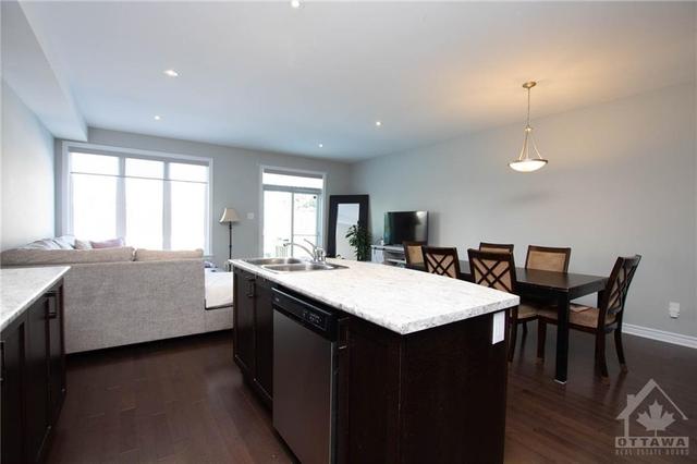 313 Wood Acres Grove, Townhouse with 3 bedrooms, 3 bathrooms and 3 parking in Ottawa ON | Image 11