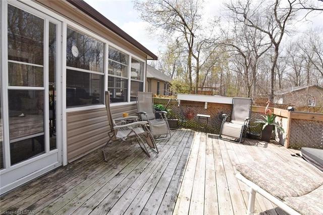 8842 Timberwood Trail, House detached with 4 bedrooms, 3 bathrooms and 12 parking in Grand Bend ON | Image 38