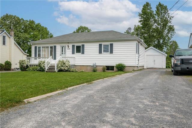 1038 Woodbine Rd, House detached with 3 bedrooms, 1 bathrooms and 5 parking in Kingston ON | Image 3