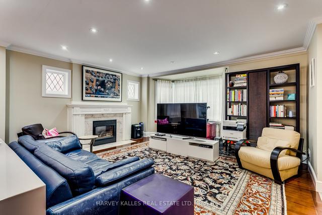 MAIN - 15 Braemar Ave, House detached with 2 bedrooms, 1 bathrooms and 1 parking in Toronto ON | Image 2