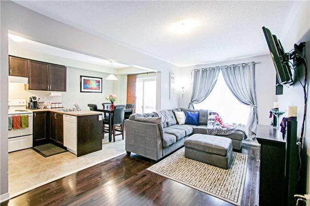 909 Fetchison Dr, House attached with 3 bedrooms, 3 bathrooms and 2 parking in Oshawa ON | Image 4