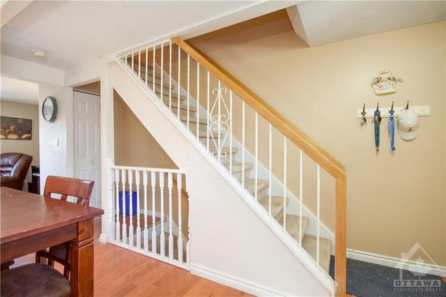 96 - 1045 Morrison Dr, Townhouse with 2 bedrooms, 1 bathrooms and 1 parking in Ottawa ON | Image 3