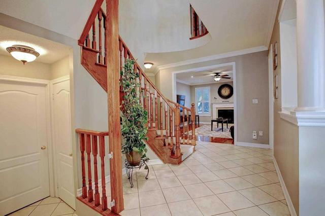 9 Hellyer Ave, House detached with 4 bedrooms, 5 bathrooms and 4 parking in Brampton ON | Image 4