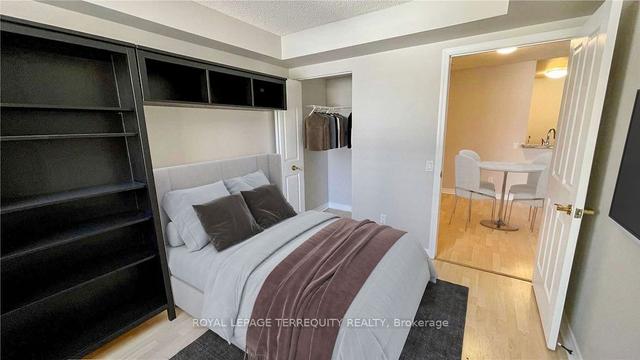 611 - 152 St Patrick St, Condo with 1 bedrooms, 1 bathrooms and 0 parking in Toronto ON | Image 3