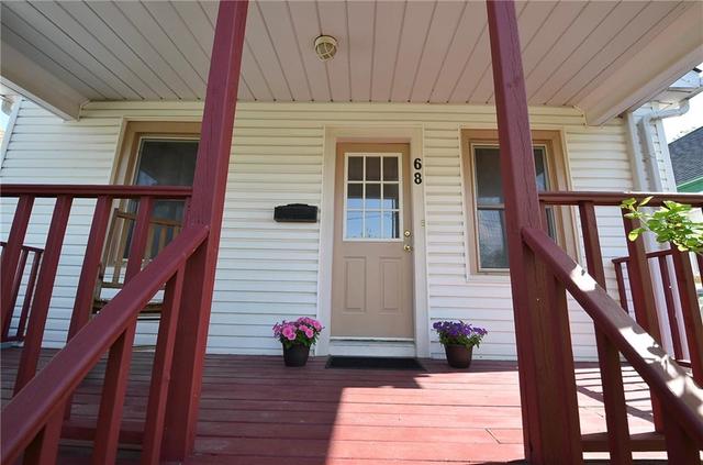 68 Hamilton St, House detached with 3 bedrooms, 2 bathrooms and 3 parking in St. Catharines ON | Image 2