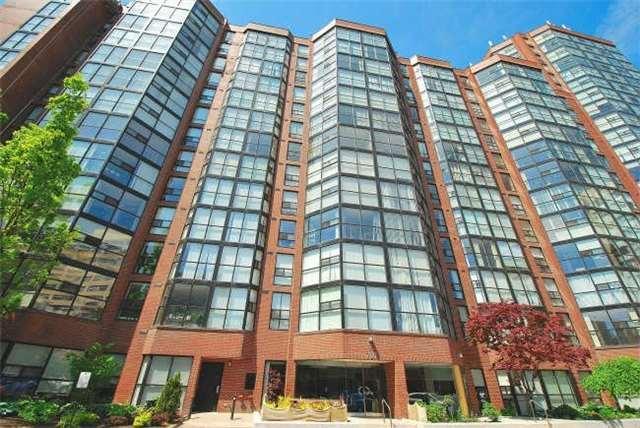 909 - 701 King St W, Condo with 2 bedrooms, 2 bathrooms and 1 parking in Toronto ON | Image 2