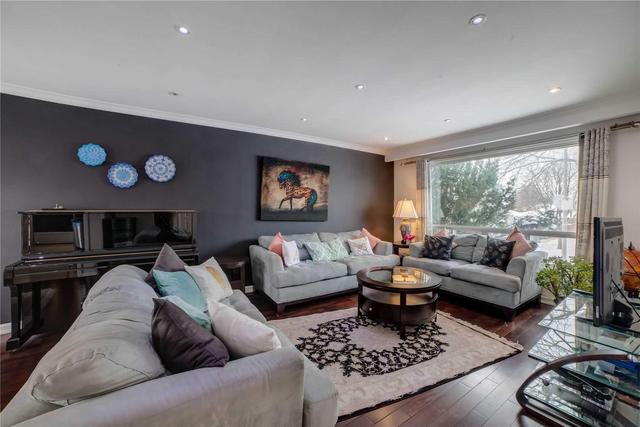 MAIN - 35 Pondsview Dr, House detached with 3 bedrooms, 1 bathrooms and 1 parking in North York ON | Image 1