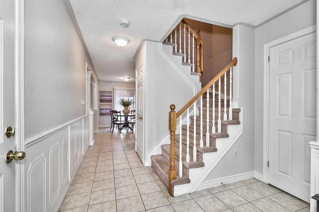 24 Marilyn Crt, House detached with 4 bedrooms, 3 bathrooms and 2 parking in Hamilton ON | Image 3