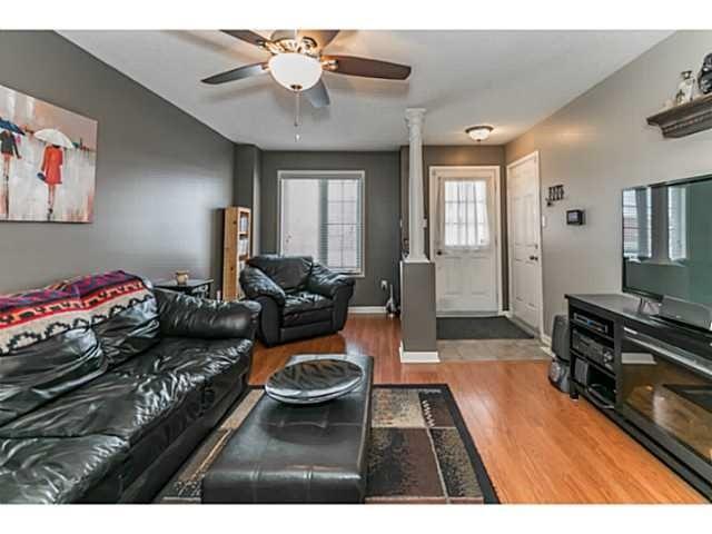 9 Gross Dr, House attached with 3 bedrooms, 3 bathrooms and 1 parking in Barrie ON | Image 2