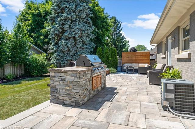 886 Boothman Ave, House detached with 5 bedrooms, 3 bathrooms and 5 parking in Burlington ON | Image 32