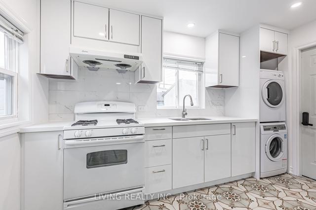 MAIN - 264 Clinton St, House semidetached with 2 bedrooms, 1 bathrooms and 0 parking in Toronto ON | Image 5