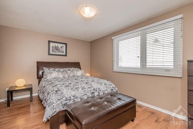 C - 1747 Lamoureux Dr, Townhouse with 3 bedrooms, 2 bathrooms and 1 parking in Ottawa ON | Image 11