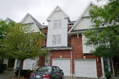 04 - 1588 S Parade Crt, Townhouse with 3 bedrooms, 3 bathrooms and 1 parking in Mississauga ON | Image 1