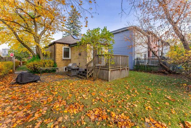 227 Ava Rd, House detached with 3 bedrooms, 2 bathrooms and 3 parking in York ON | Image 11