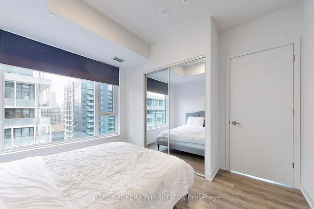 1020 - 35 Tubman Ave, Condo with 2 bedrooms, 2 bathrooms and 1 parking in Toronto ON | Image 6