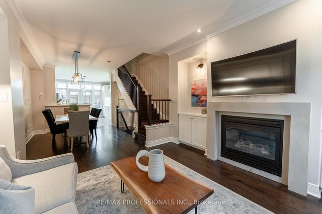 66 Lobo Mews, House attached with 3 bedrooms, 2 bathrooms and 2 parking in Etobicoke ON | Image 8