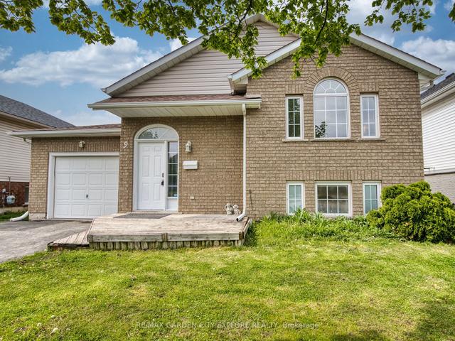 9 Brown Dr, House detached with 6 bedrooms, 2 bathrooms and 3 parking in St. Catharines ON | Image 12