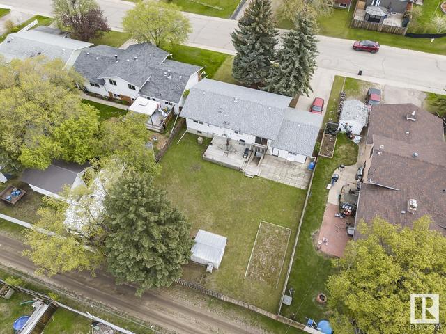 5006 46 St, House detached with 4 bedrooms, 2 bathrooms and null parking in Cold Lake AB | Image 2