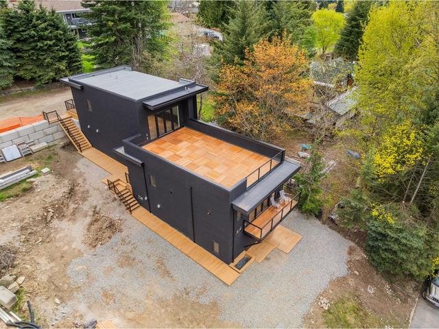 B - 616 Richards St, House detached with 3 bedrooms, 3 bathrooms and 2 parking in Nelson BC | Image 9