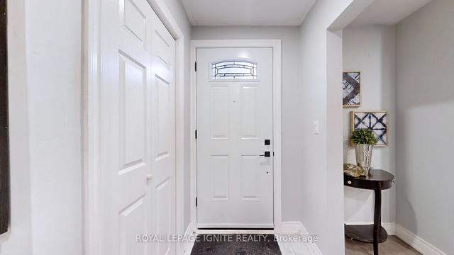 9 - 1021 Midland Ave, Townhouse with 3 bedrooms, 4 bathrooms and 1 parking in Scarborough ON | Image 2
