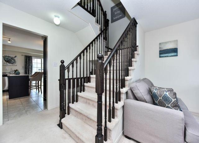 884 Audley Rd N, House attached with 3 bedrooms, 3 bathrooms and 1 parking in Ajax ON | Image 4